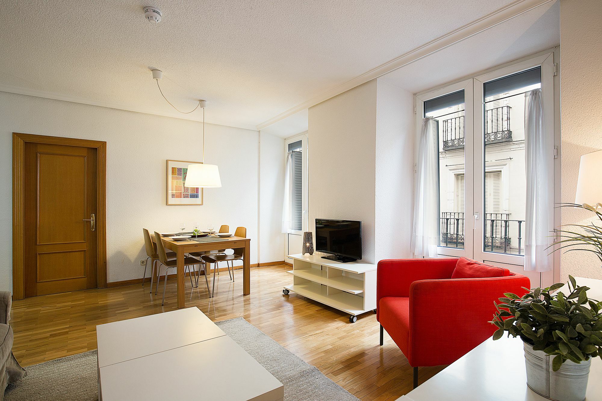 Apartamentos San Lorenzo 26 Madrid Esterno foto